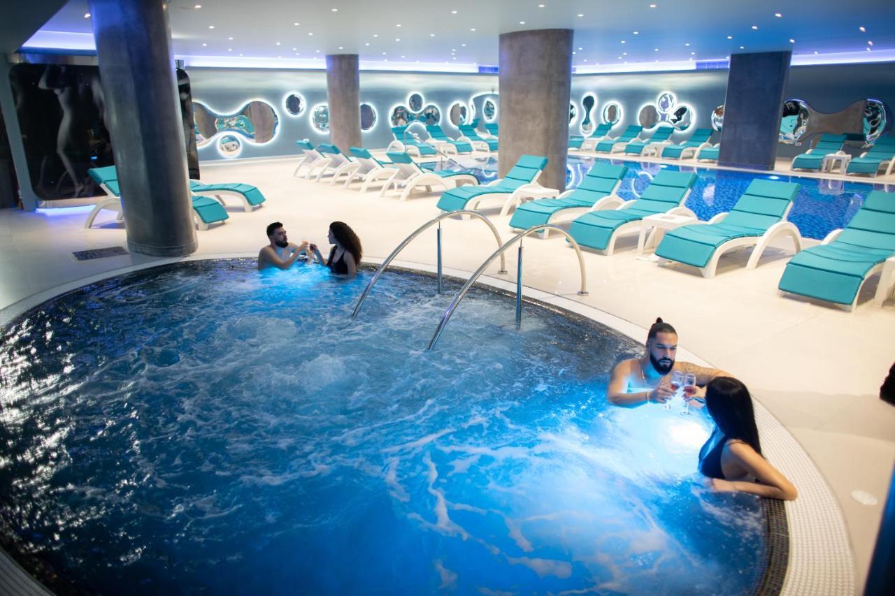 Grand Blue Fafa & Resort