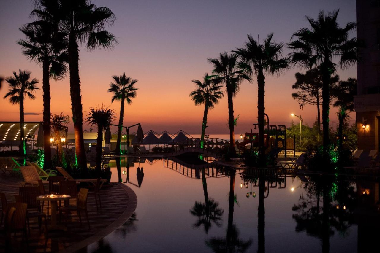 Grand Blue Fafa & Resort 5*